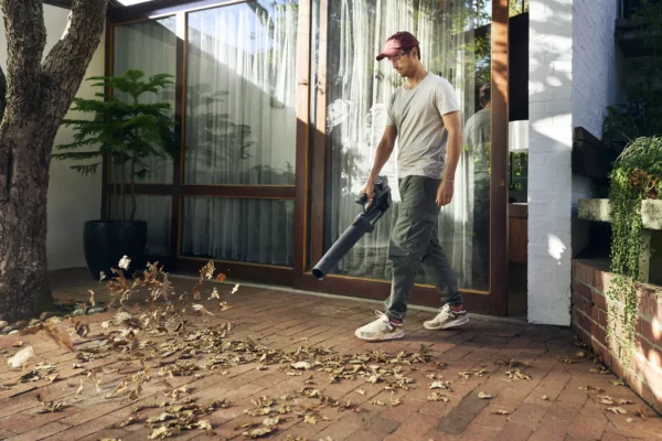 Akumulátorový foukač Husqvarna Aspire™ B8X-P4A s akumulátorem a nabíječkou - Obrázek 3